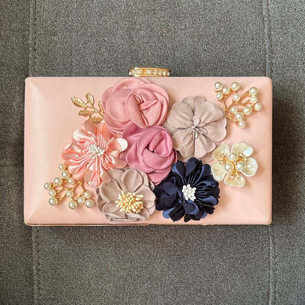 SOLD OUT! 3D Elegant Floral Women’s Evening Embellished Wedding Clutch